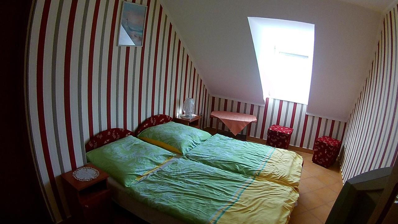 Abigel Vendeghaz Hotel Harkany Bagian luar foto
