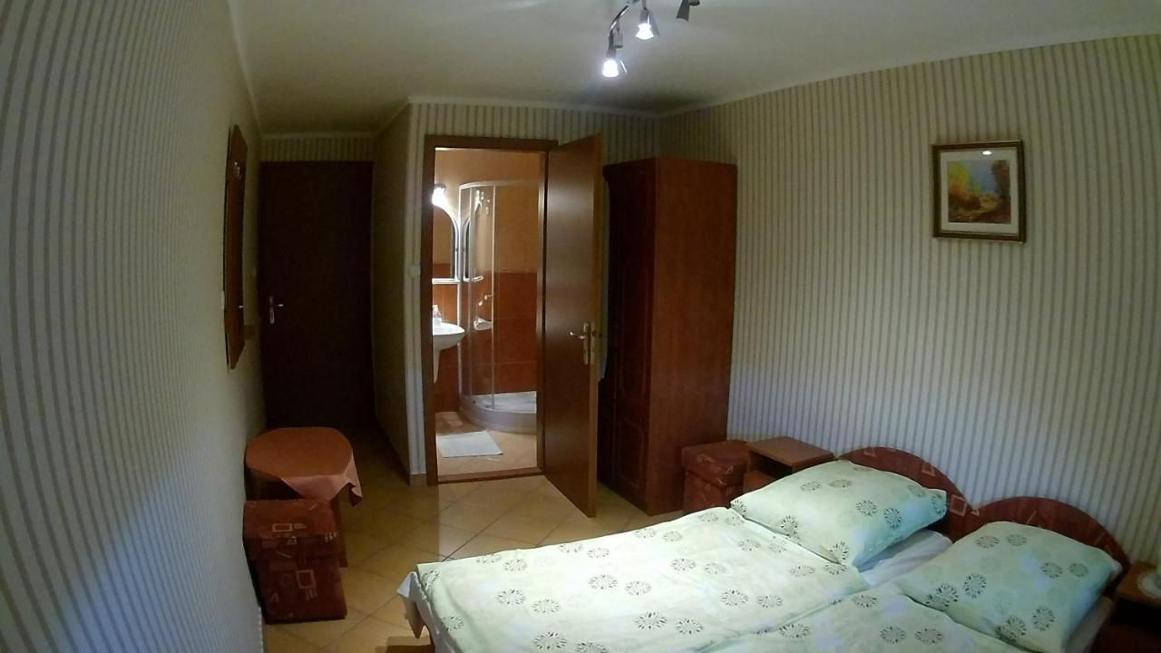 Abigel Vendeghaz Hotel Harkany Bagian luar foto