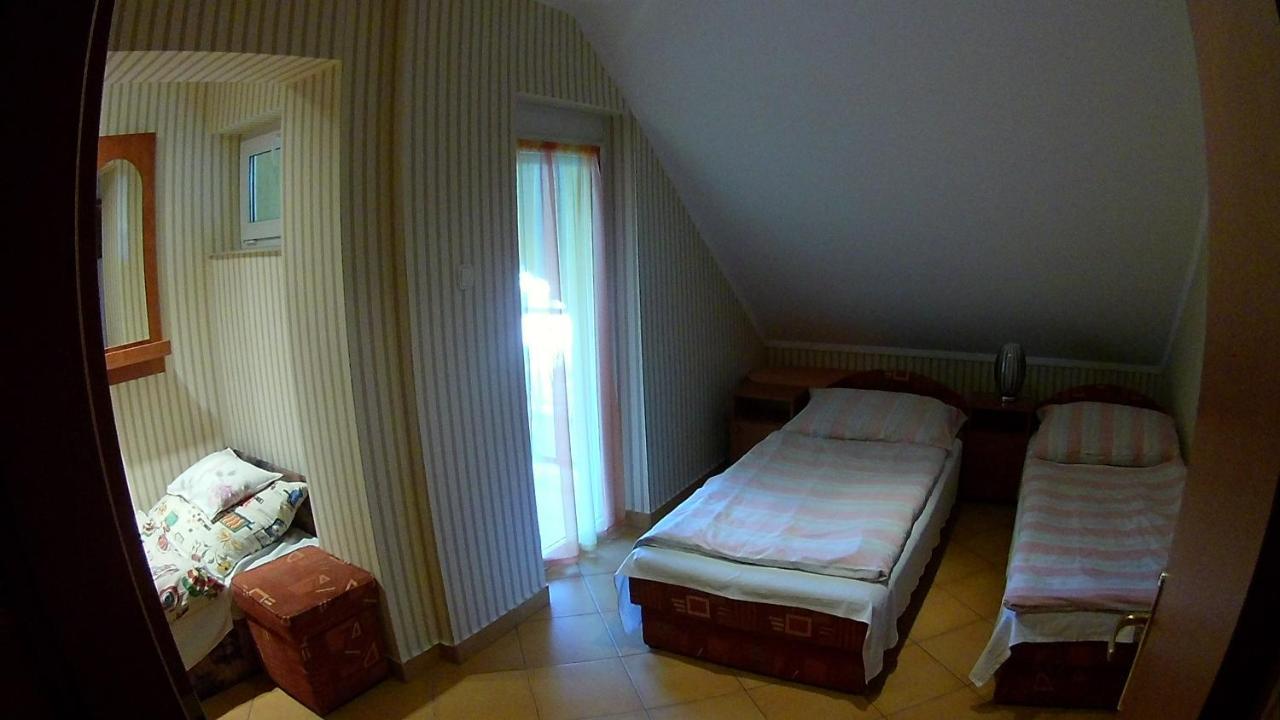 Abigel Vendeghaz Hotel Harkany Bagian luar foto